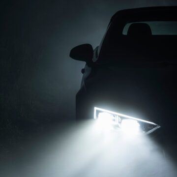 Thème automobile Foggy Road Conditions. 