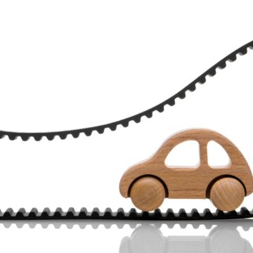 car-belt la courroie de distribution avec une voiture à jouets