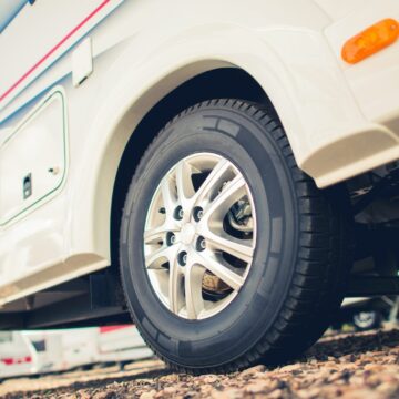 trailer-tires Nouveaux pneus pour le camping-car de la VR.