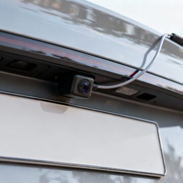 est-il-difficile-dinstaller-une-camera-de-recul-sur-sa-voiture-without-any-text Est-il difficile d'installer une caméra de recul sur sa voiture ? without any text