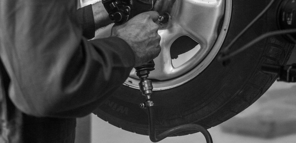 Changer ses jantes et entretenir sa voiture tuning : pourquoi la boulonneuse à choc devient vite indispensable boulonneuse